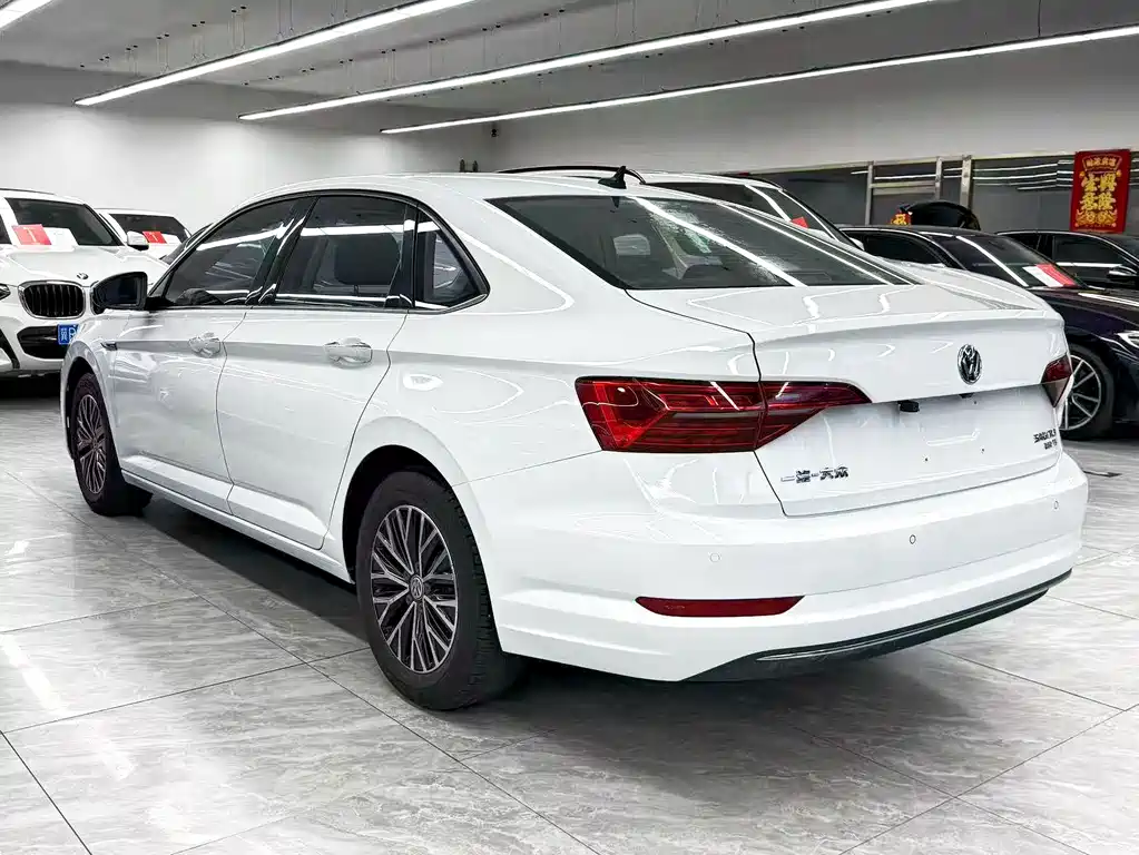 Volkswagen Sagitar 2021