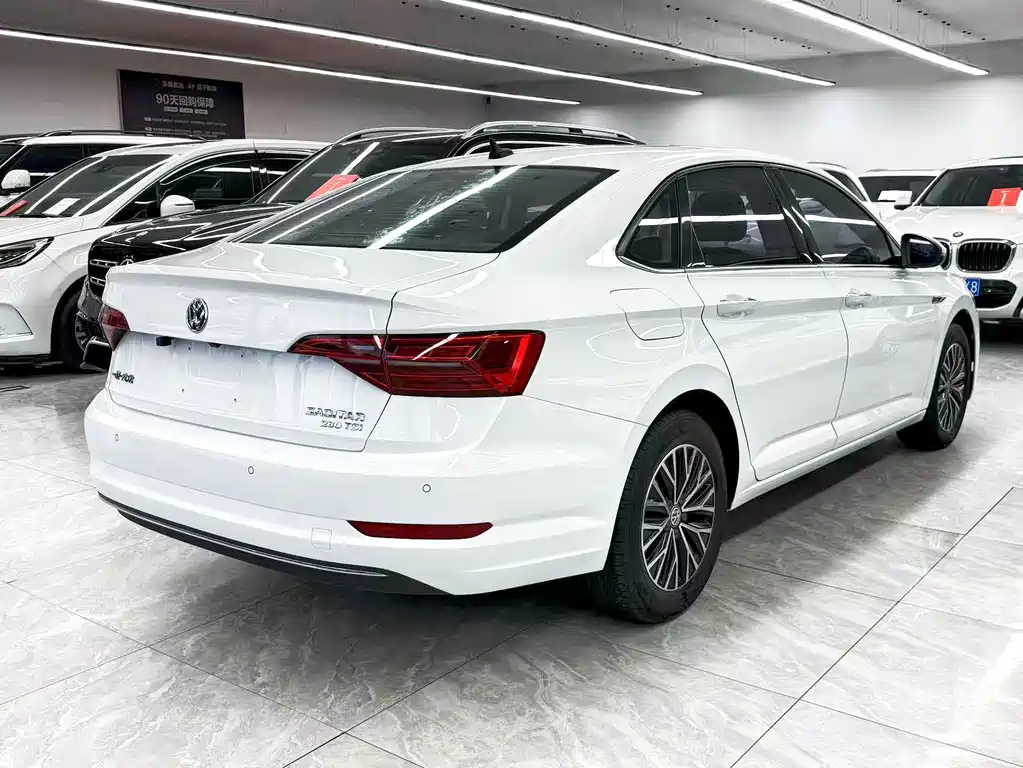 Volkswagen Sagitar 2021