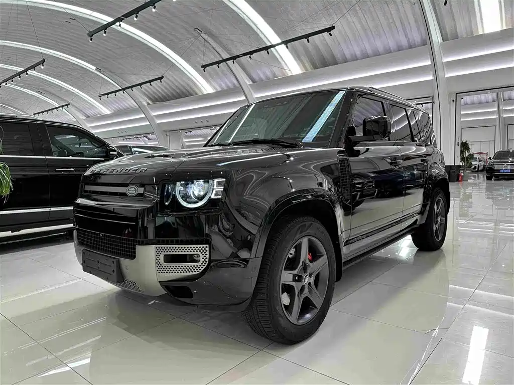 Land Rover Defender 2024 — фото 1