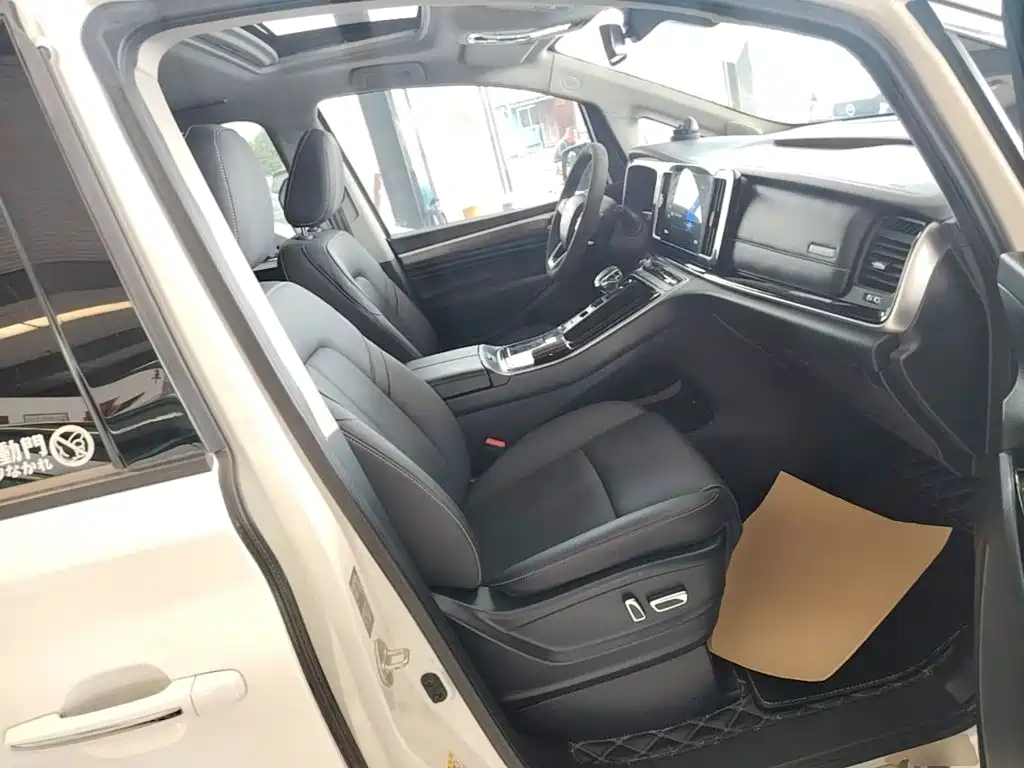 GAC Motor Trumpchi M8 2021 — фото 25