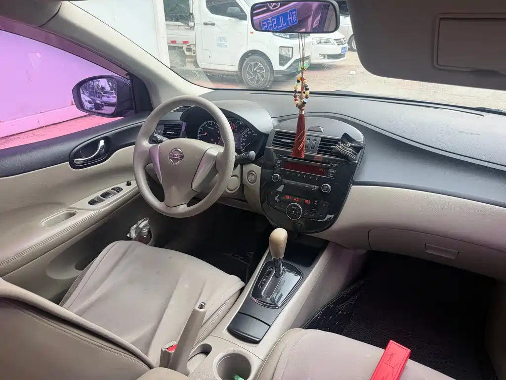 Nissan Tiida 2011