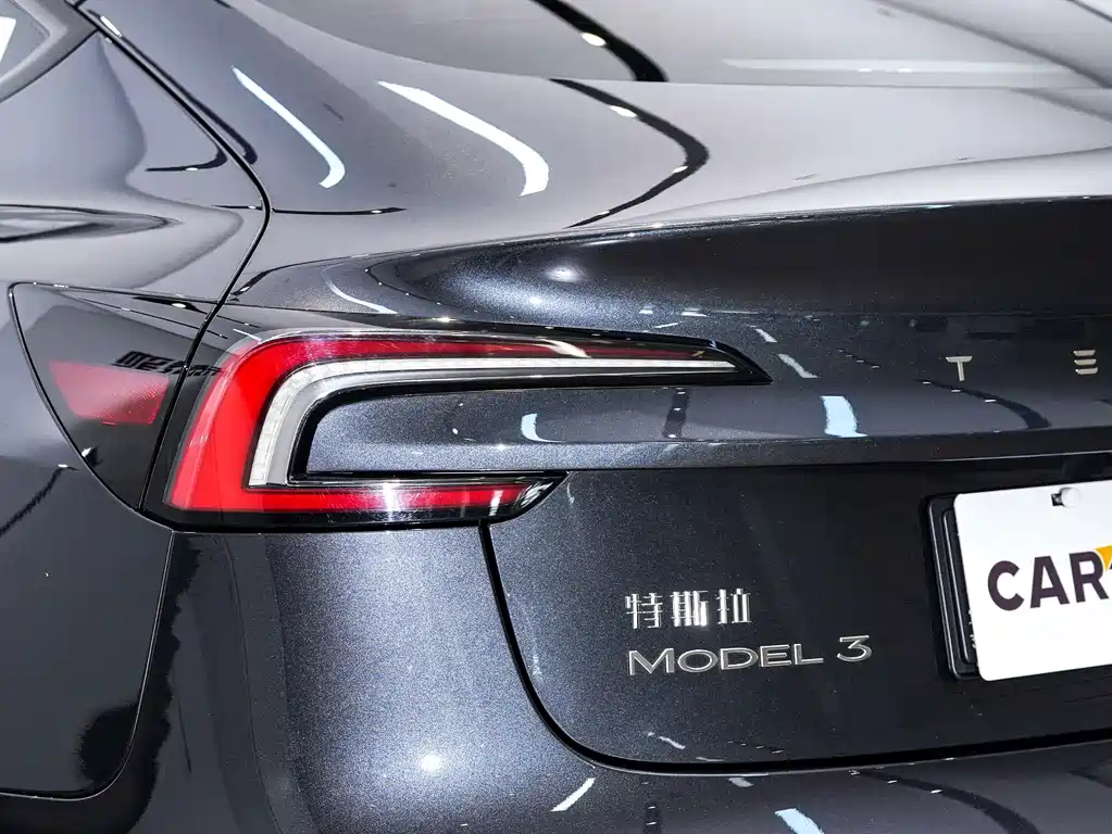 Tesla Model 3 2024 — фото 15