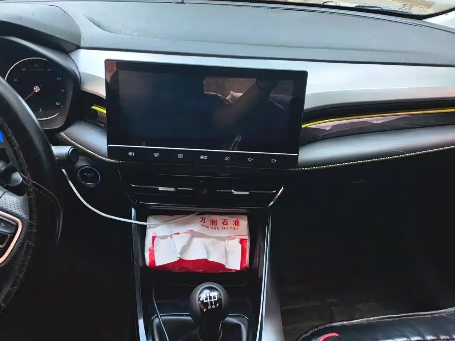 Roewe i5 2023 — фото 13