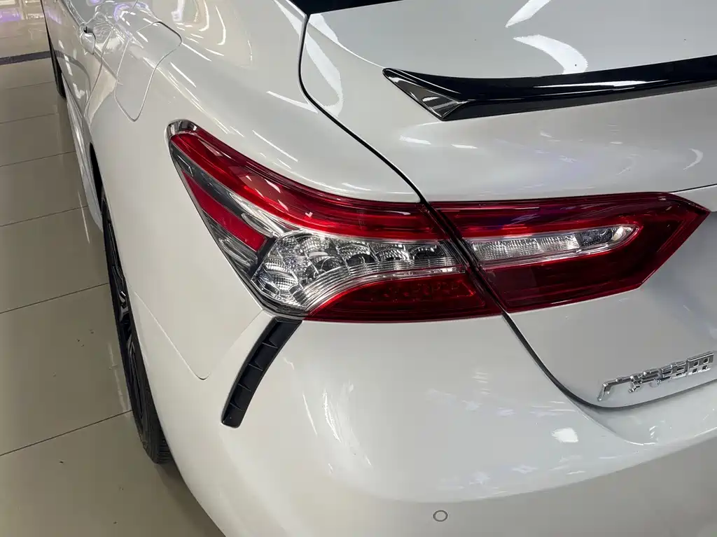 Toyota Camry 2022 — фото 15