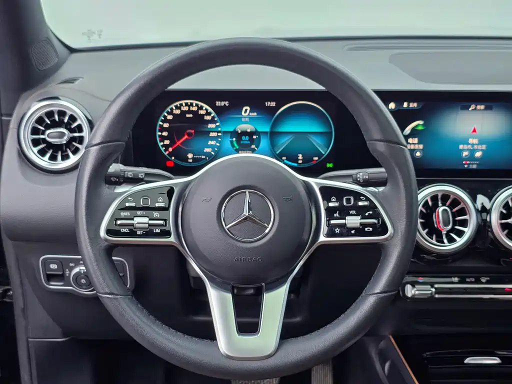Mercedes-Benz GLB 2023 — фото 19