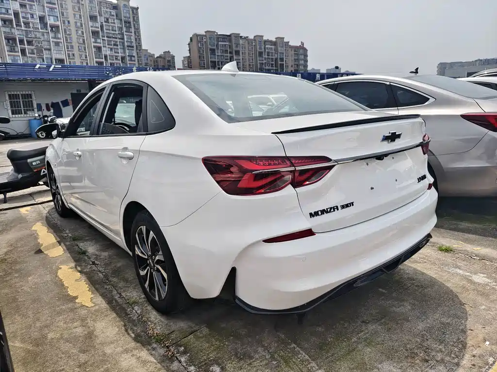 Chevrolet Monza 2019 — фото 15