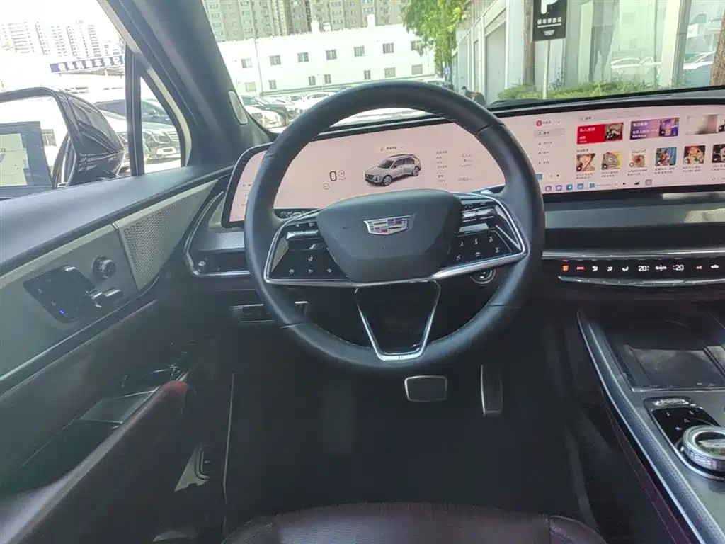 Cadillac XT5 2025 — фото 17