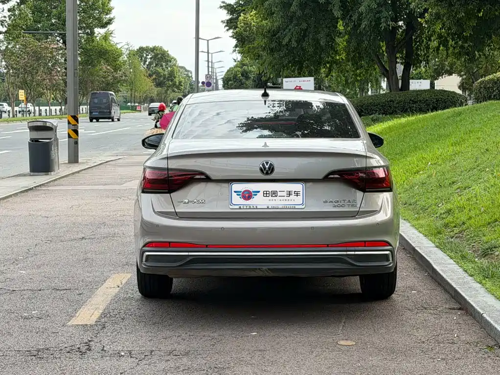 Volkswagen Sagitar 2022