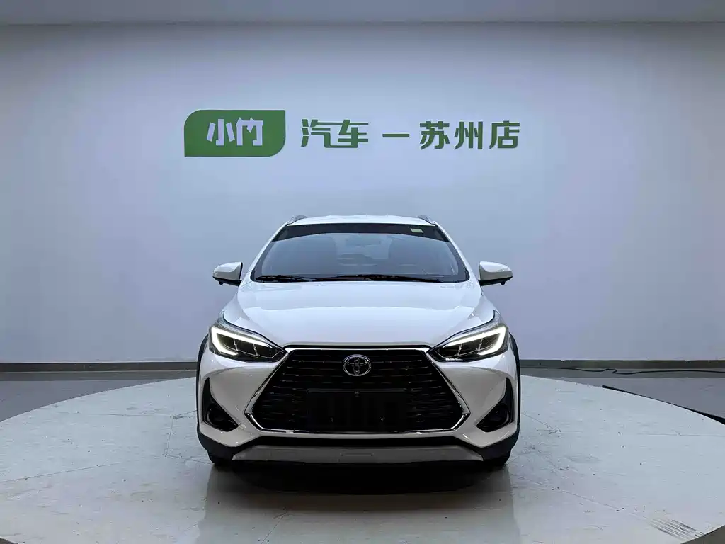 Toyota Yaris L 2023 — фото 2