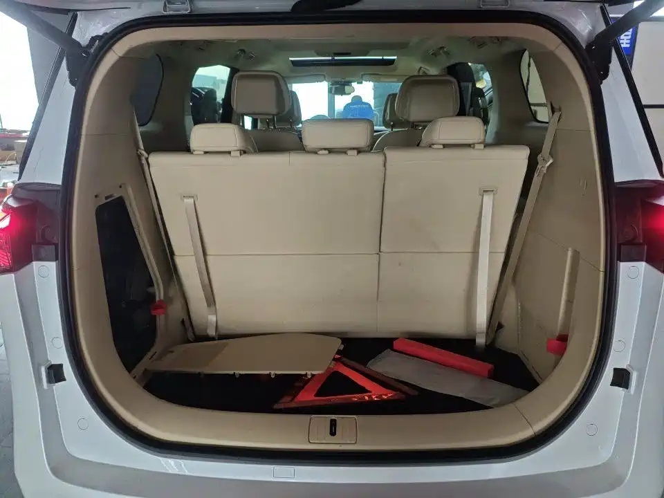Buick GL8 Hybrid 2025