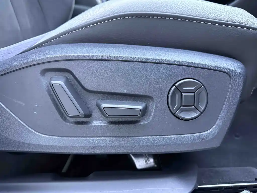 Audi Q3 2023 — фото 16