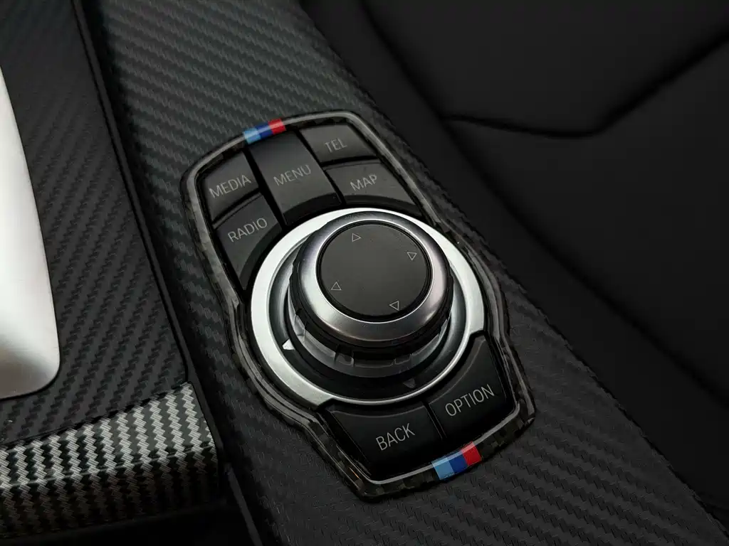 BMW 3 Series 2017 — фото 24