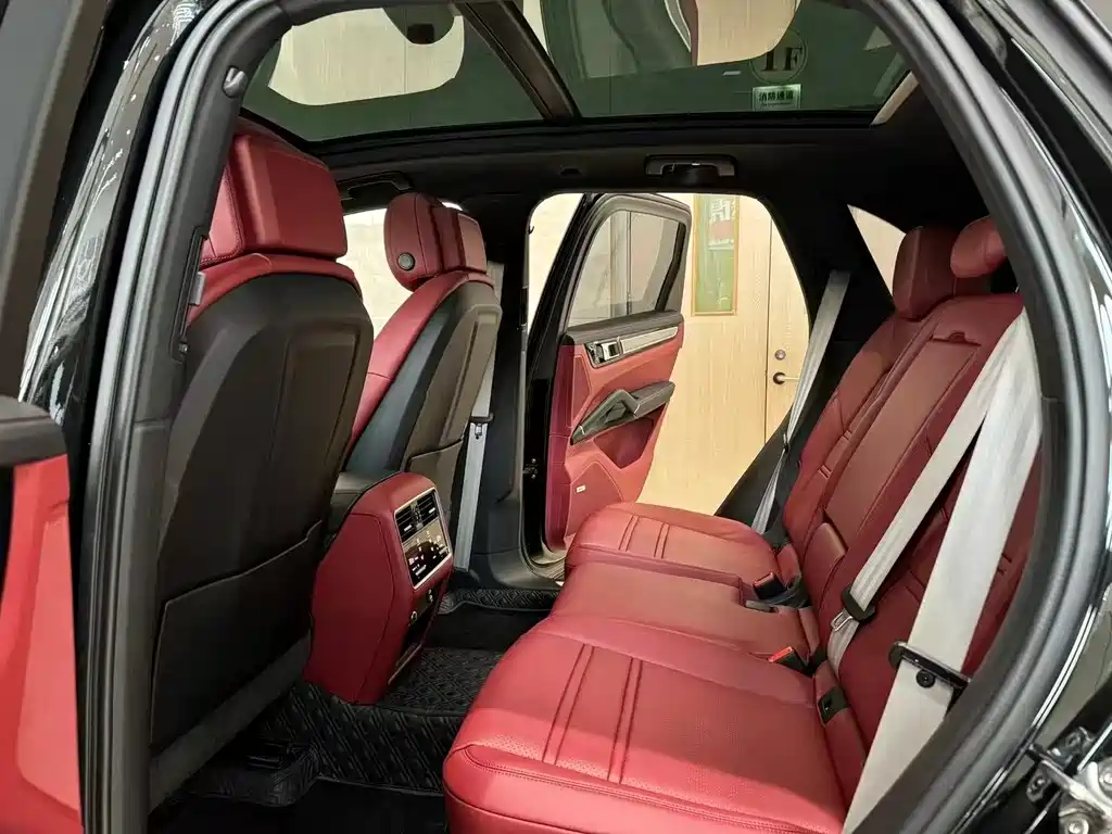 Porsche Cayenne 2023