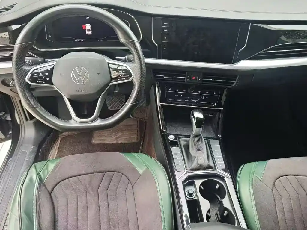 Volkswagen Passat Plug-In Hybrid 2022 — фото 4