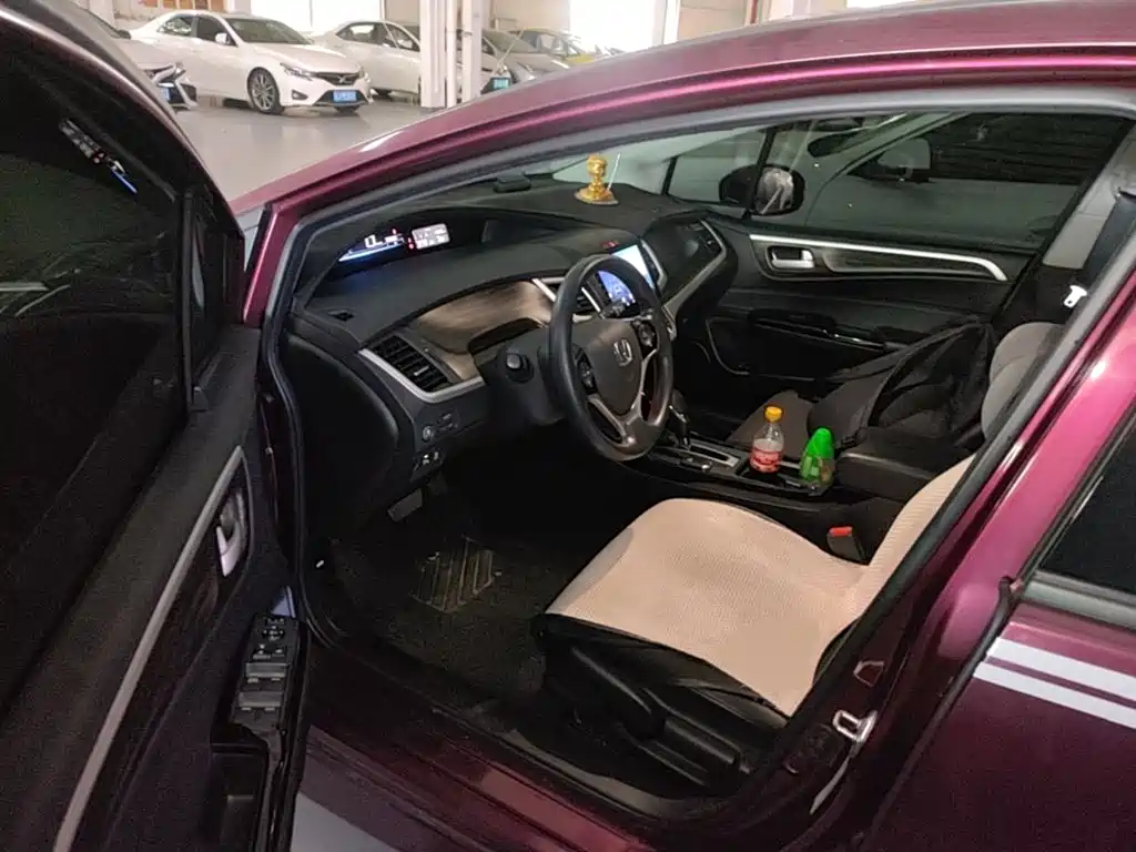 Honda Jade 2017 — фото 16