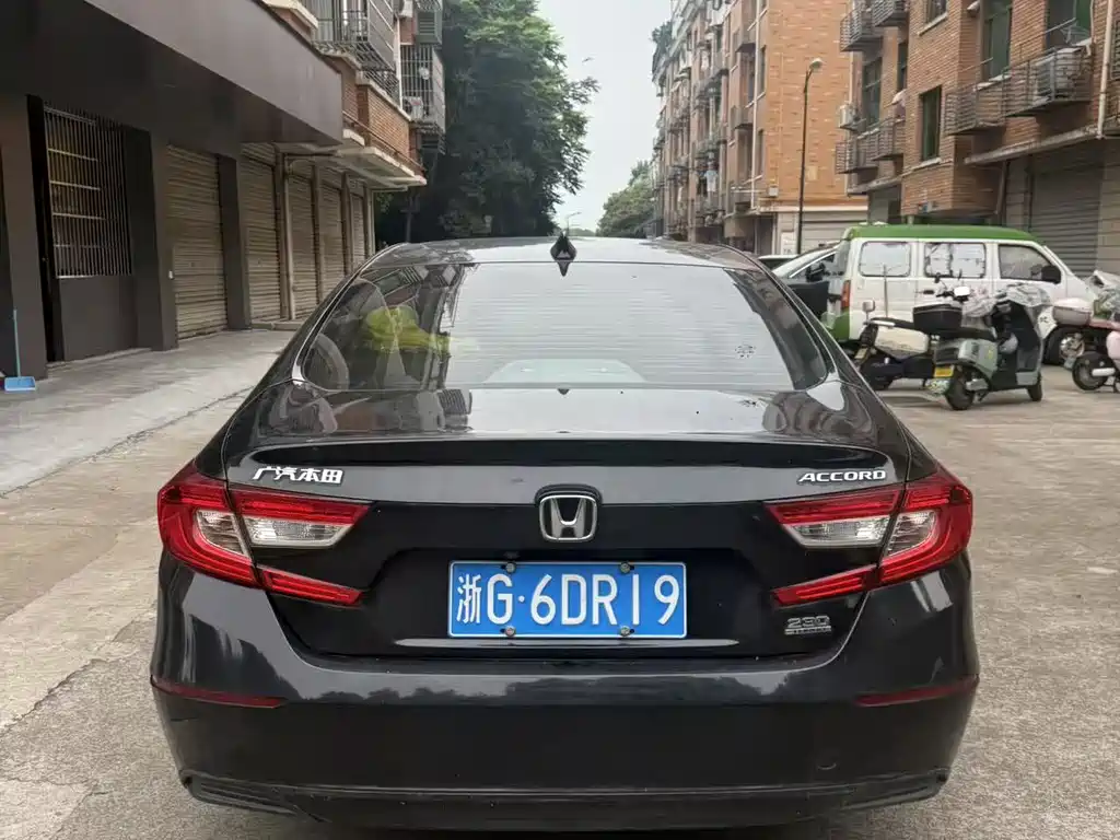 Honda Accord 2018 — фото 2