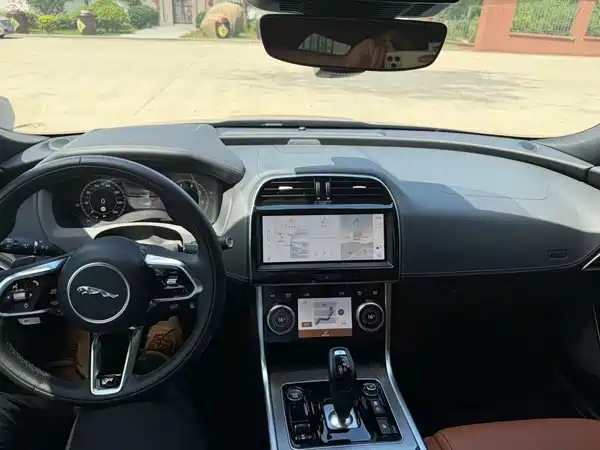 Jaguar XEL 2025
