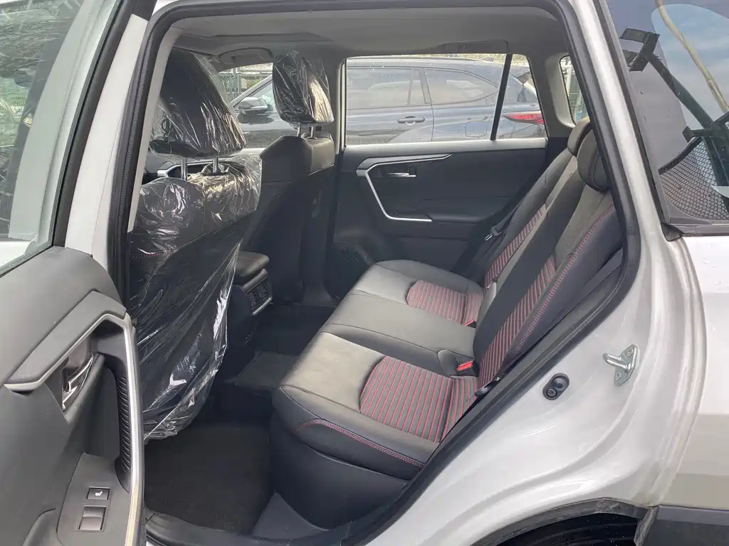 Toyota RAV4 Prime — фото 17
