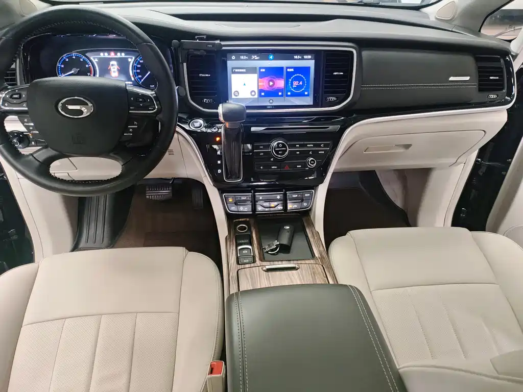 GAC Motor Trumpchi M8 2018 — фото 8