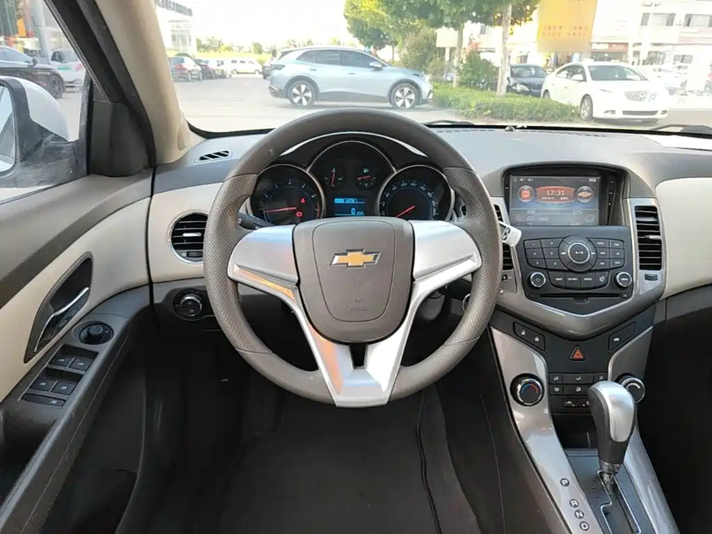 Chevrolet Cruze 2015 — фото 11