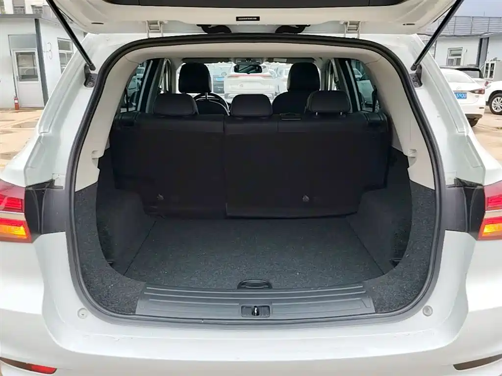 Roewe RX5 2019 — фото 19