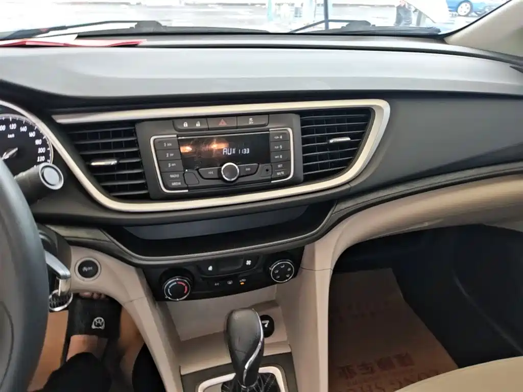 Buick Excelle 2015 — фото 13