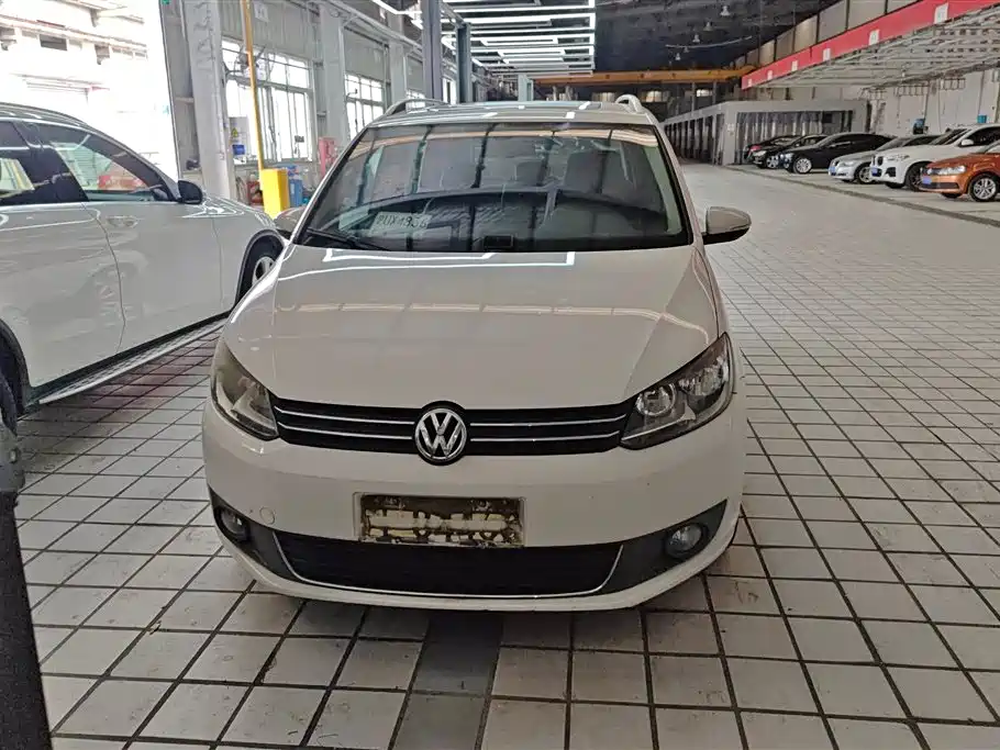 Volkswagen Touran 2015
