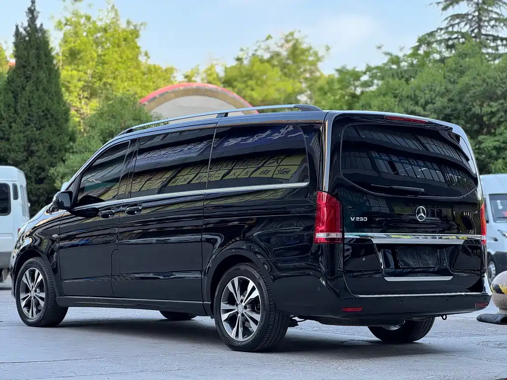 Mercedes-Benz V-Class 2017 — фото 6