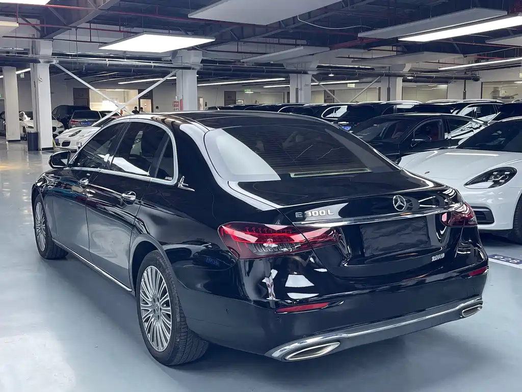Mercedes-Benz E-Class 2021 — фото 17