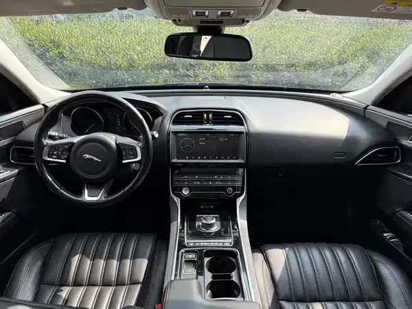 Jaguar XEL 2019