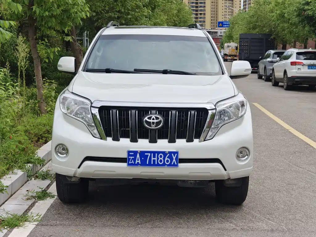 Toyota Prado 2017 — фото 2