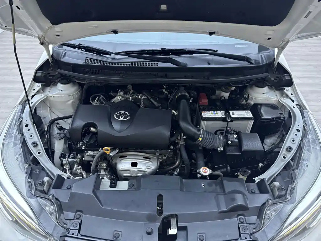 Toyota Yaris L 2022