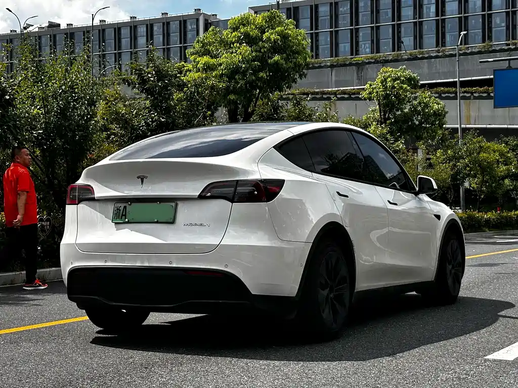 Tesla Model Y 2022 — фото 6