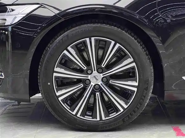 Volvo S90 Plug-In Hybrid 2022