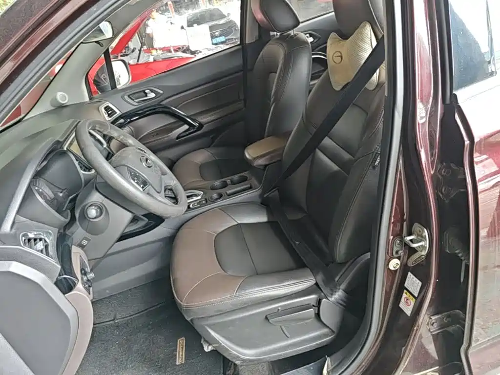 GAC Trumpchi GS4 2016 — фото 15