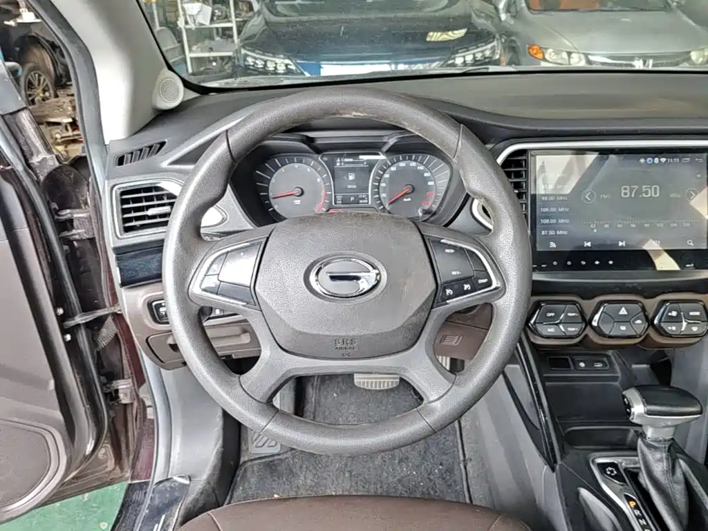 GAC Trumpchi GS4 2016 — фото 11