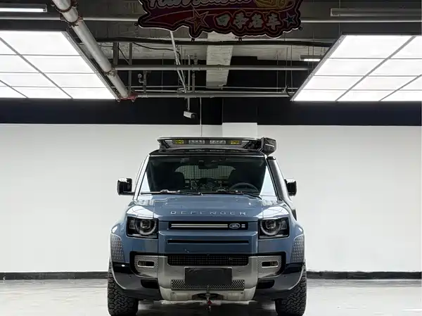 Land Rover Defender 2022