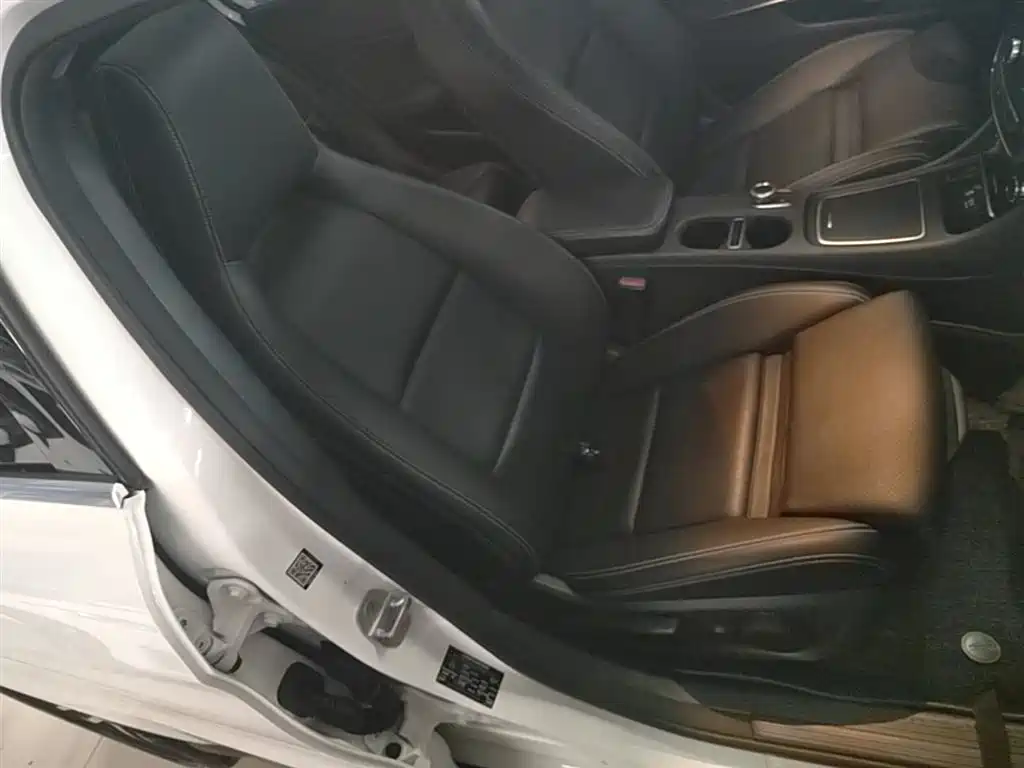 Mercedes-Benz GLA 2017 — фото 25