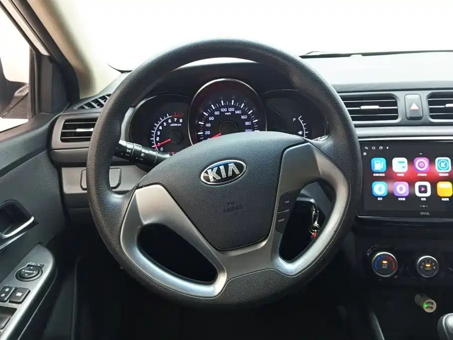 Kia K2 2015 — фото 15