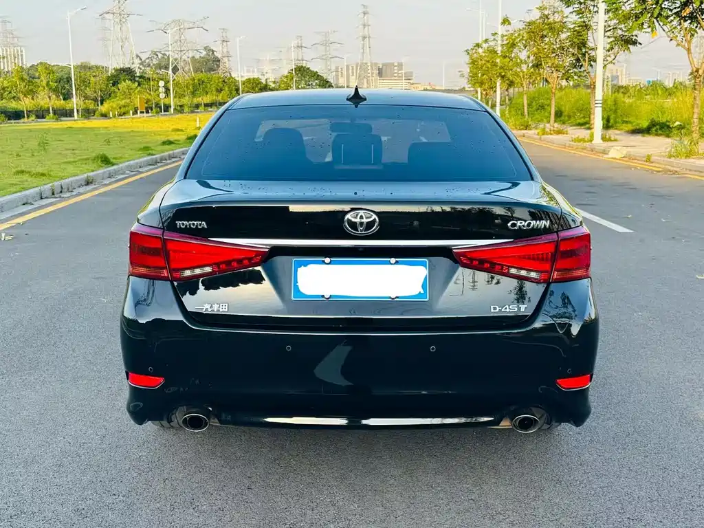 Toyota Crown 2018 — фото 4