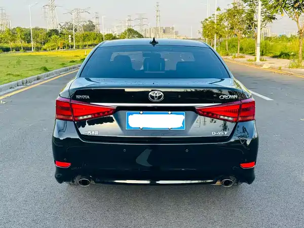 Toyota Crown 2018