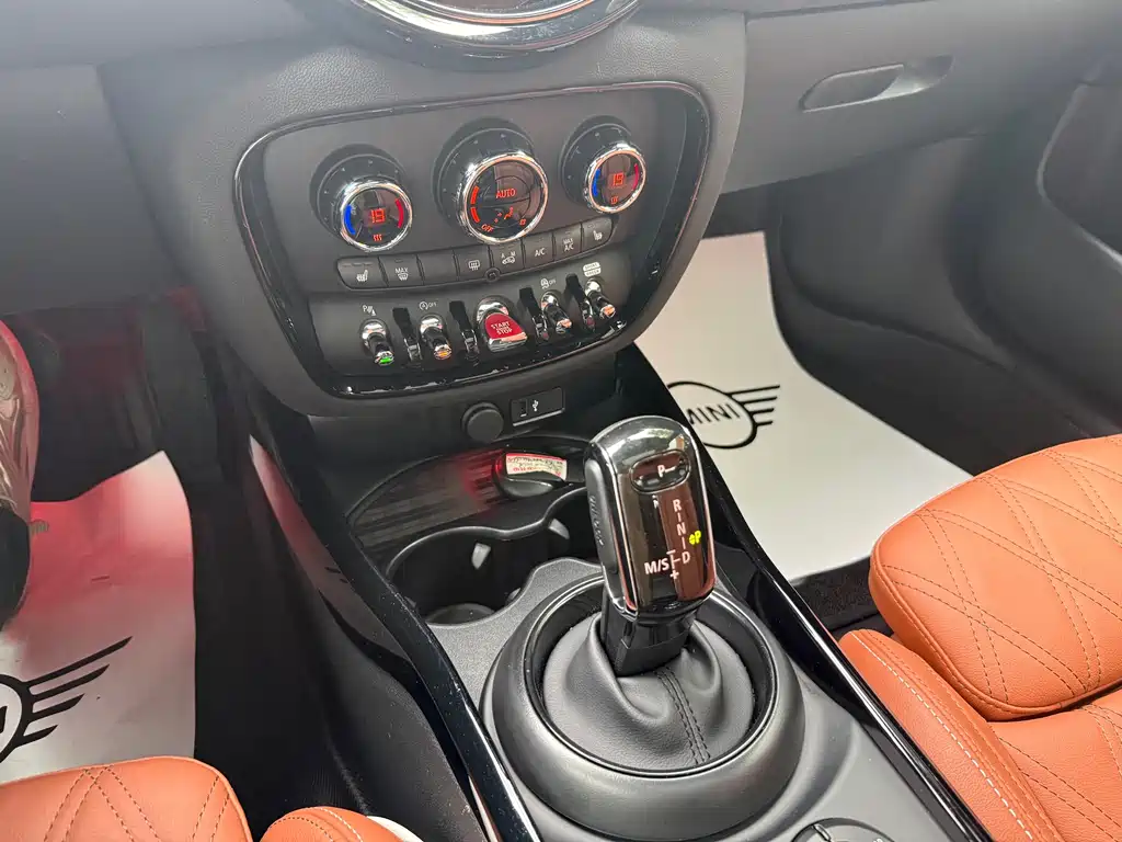 MINI Clubman 2024 — фото 17