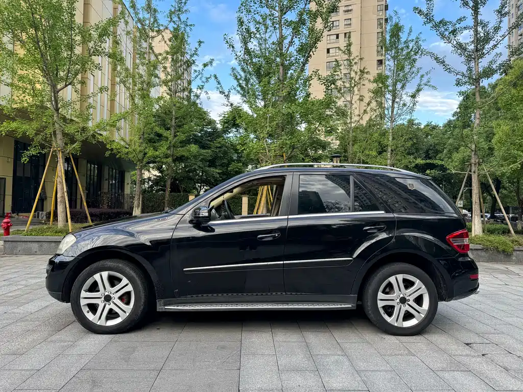 Mercedes-Benz M-Class 2010 — фото 7