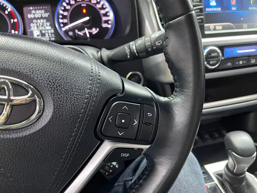 Toyota Highlander 2017 — фото 15
