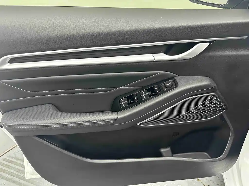 Geely Emgrand 2023 — фото 10