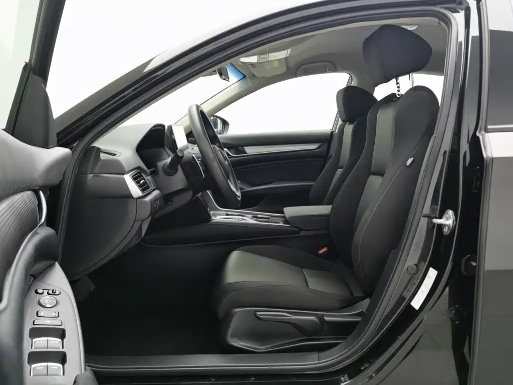 Honda Accord 2020 — фото 10