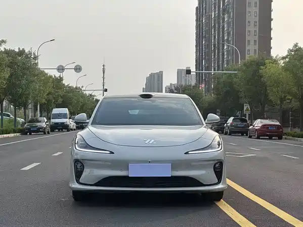 IM Motors L6 2025