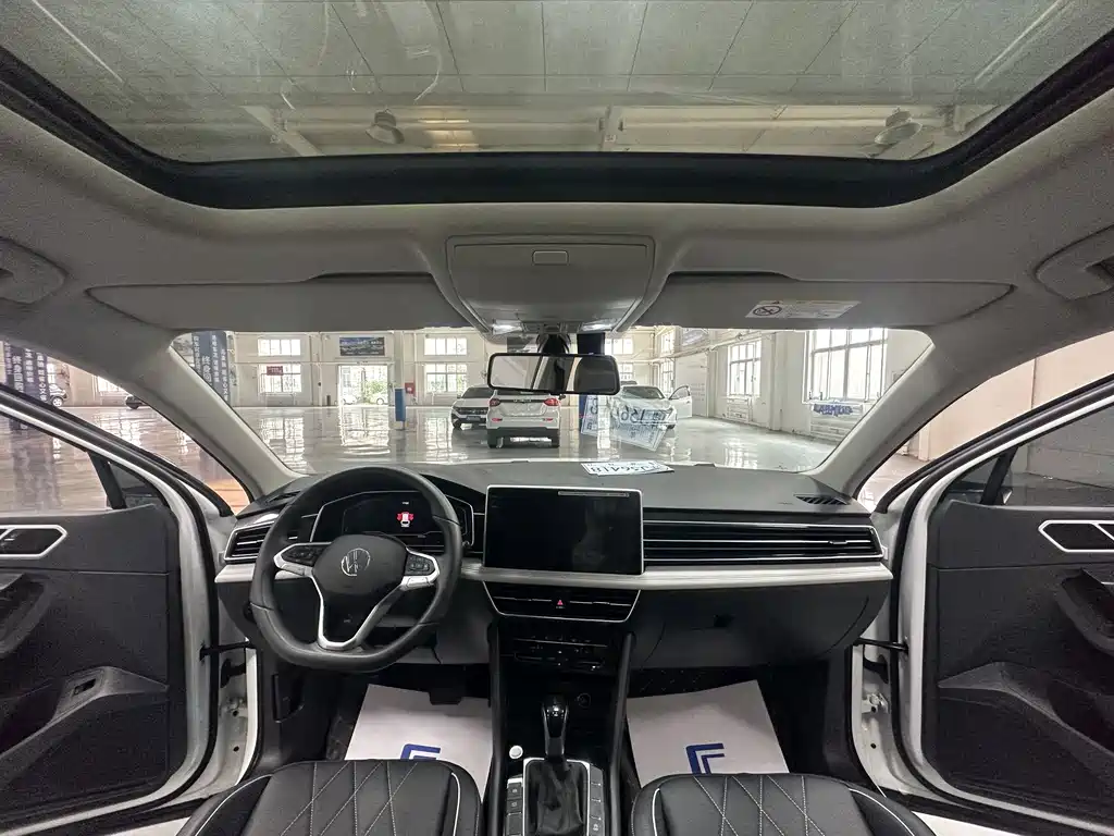 Volkswagen Tiguan L 2025 — фото 10