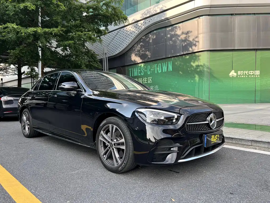Mercedes-Benz E-Class 2023 — фото 12