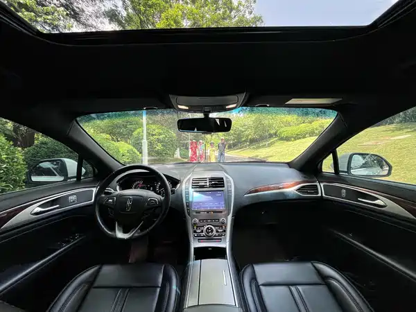 Lincoln MKZ 2021